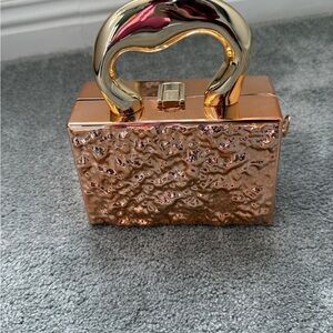 Elegant Gold Textured Handbag
